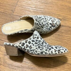 Chinese Laundry Cowhide Fur Women's Bootie 2” Block Heel Shoes Sz8.5/39